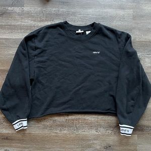 Levi's Embroidered Oversized Cropped Raw Hem Sweatshirt Sweater with Logo Cuffs